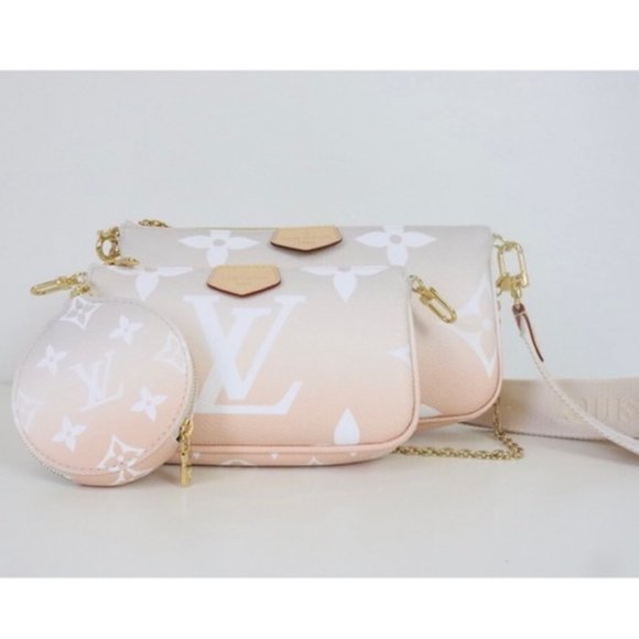 LOUIS VUITTON Monogram Giant By The Pool Multi Pochette Accessories - Picture 1 of 16
